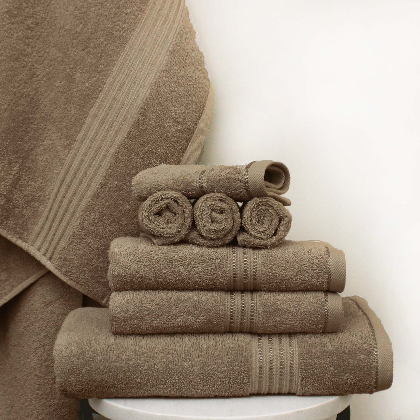 16 Piece Bath Towel Set, Red Towels, Luxury Cotton Towels, Soft & Skincare High Absorbent & Quick Drying, Ideal for Bathroom, Spa, Pool, Salons, Red C